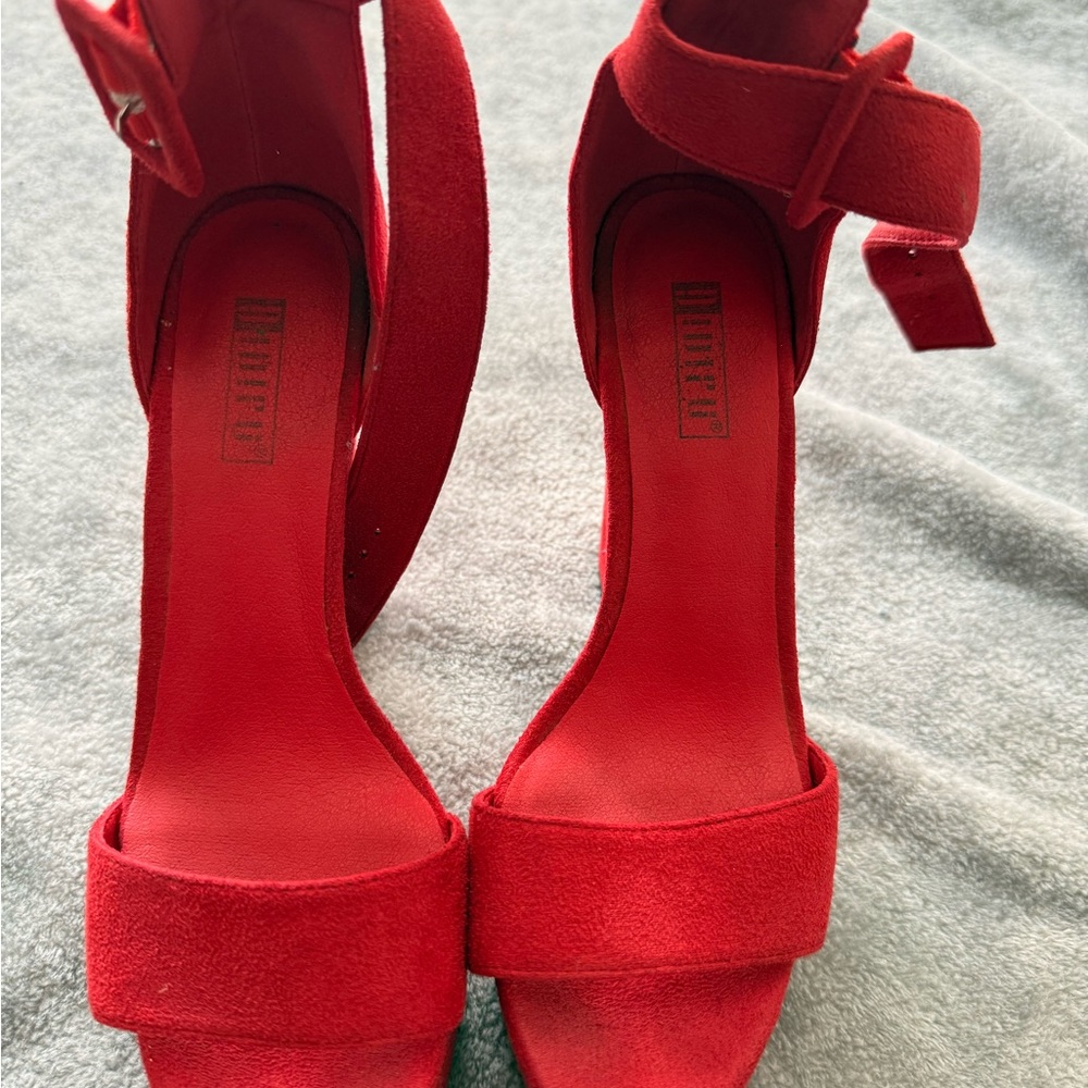 Woman chunky block heel and an ankle strap,open toes platform - Red .